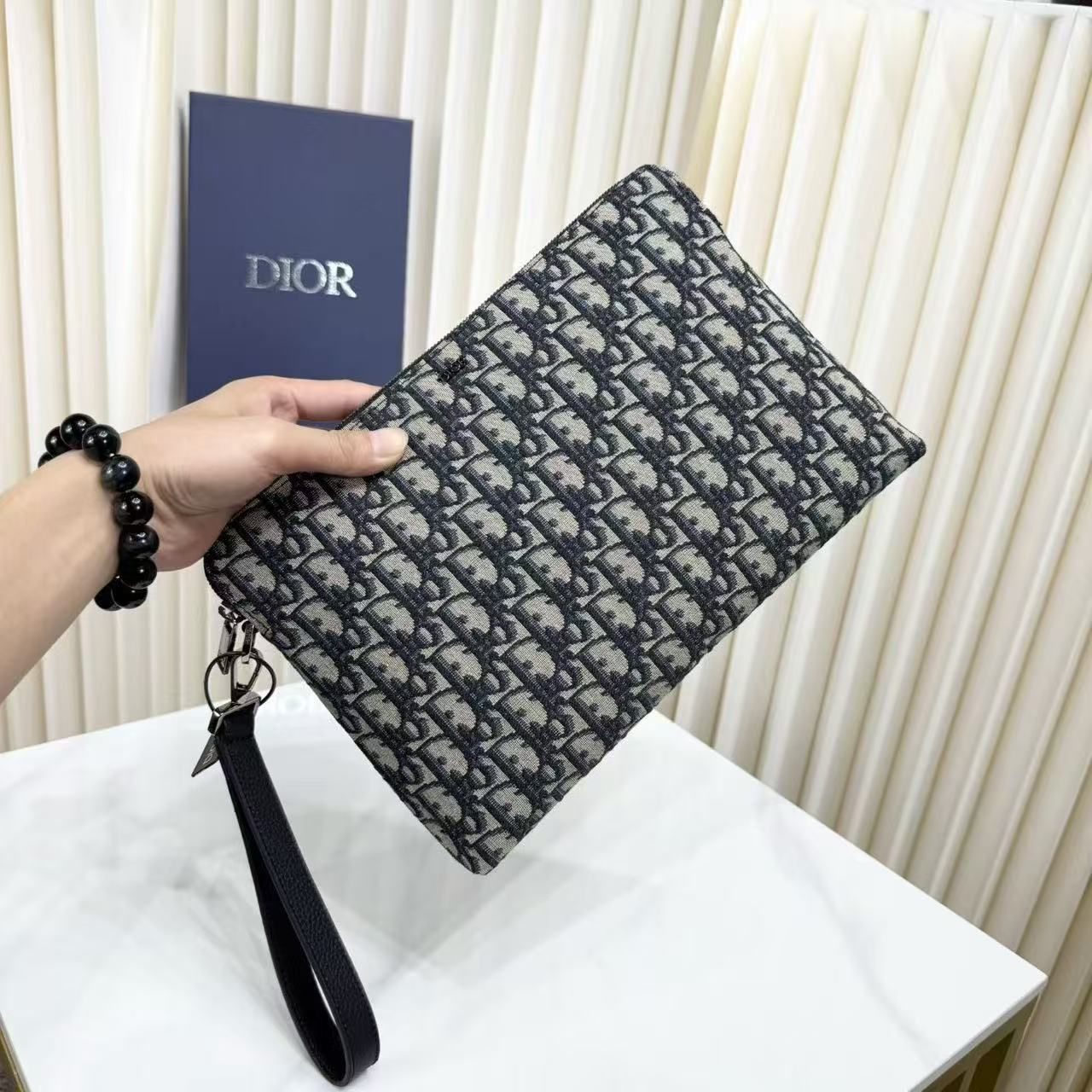 Dior Oblique Jacquard Clutch Bag, Kantong Ritsleting Bisnis Kapasitas Besar dengan Tali Pergelangan Tangan 图 4