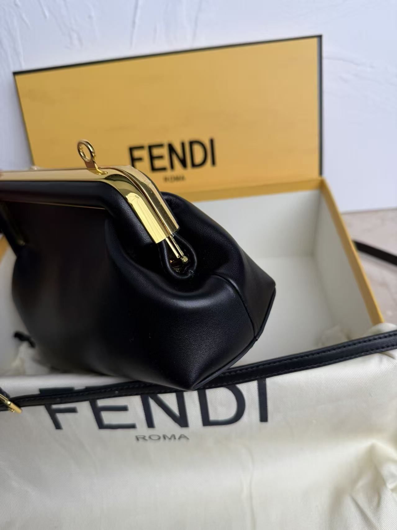 F First Small Soft Leather Clutch Bag, Iconic F Metal Lock, Nappa Leather Crossbody Bag for Women, Removable Shoulder Strap 图 7