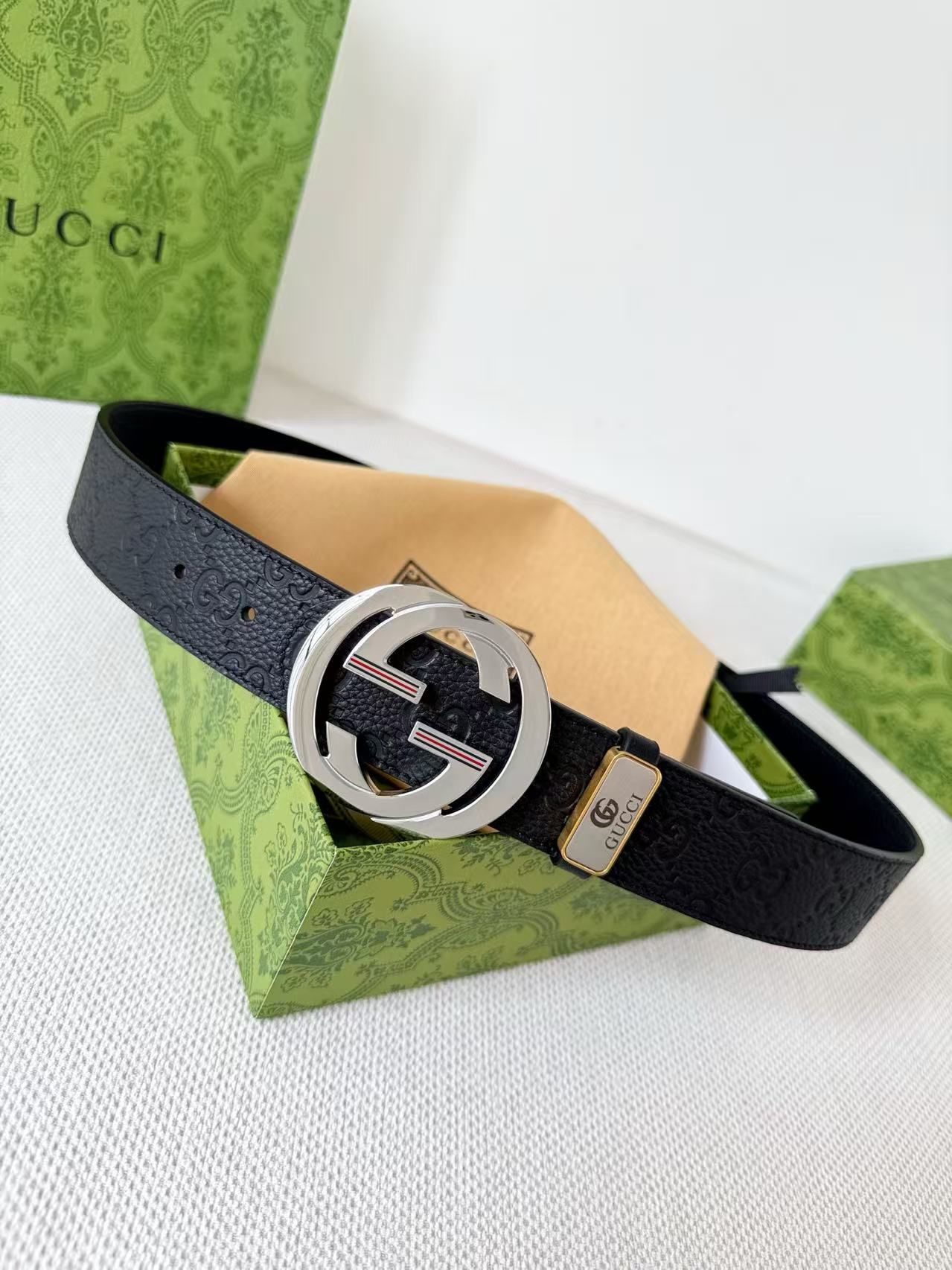 Gucci Men Belt, Black GG Embossed Leather, Gold Interlocking G Buckle dengan Web Stripe, Tali Pinggang Bisnis 图 5