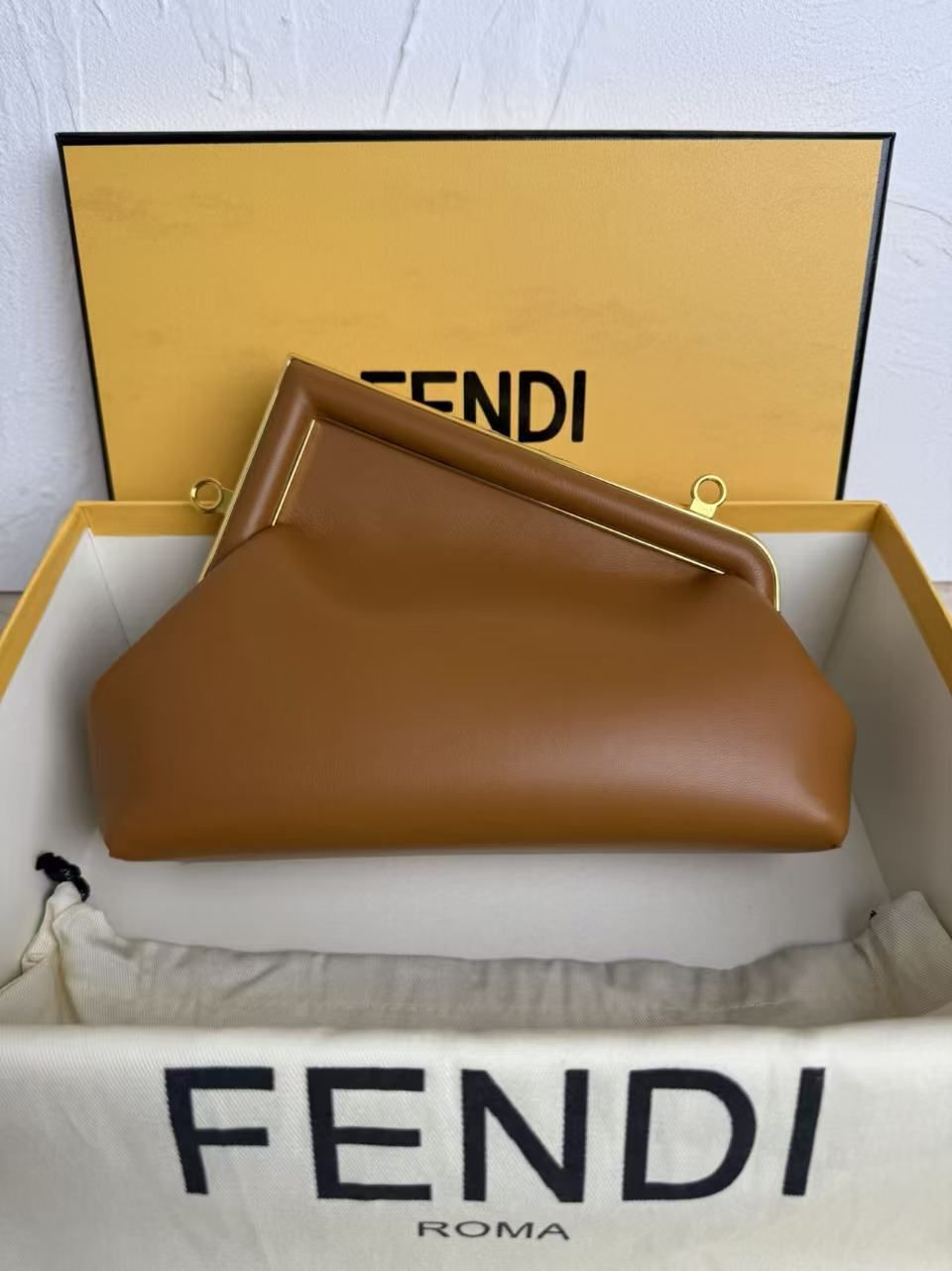 F First Small Soft Leather Clutch Bag, Iconic F Metal Lock, Nappa Leather Crossbody Bag for Women, Removable Shoulder Strap 图 2