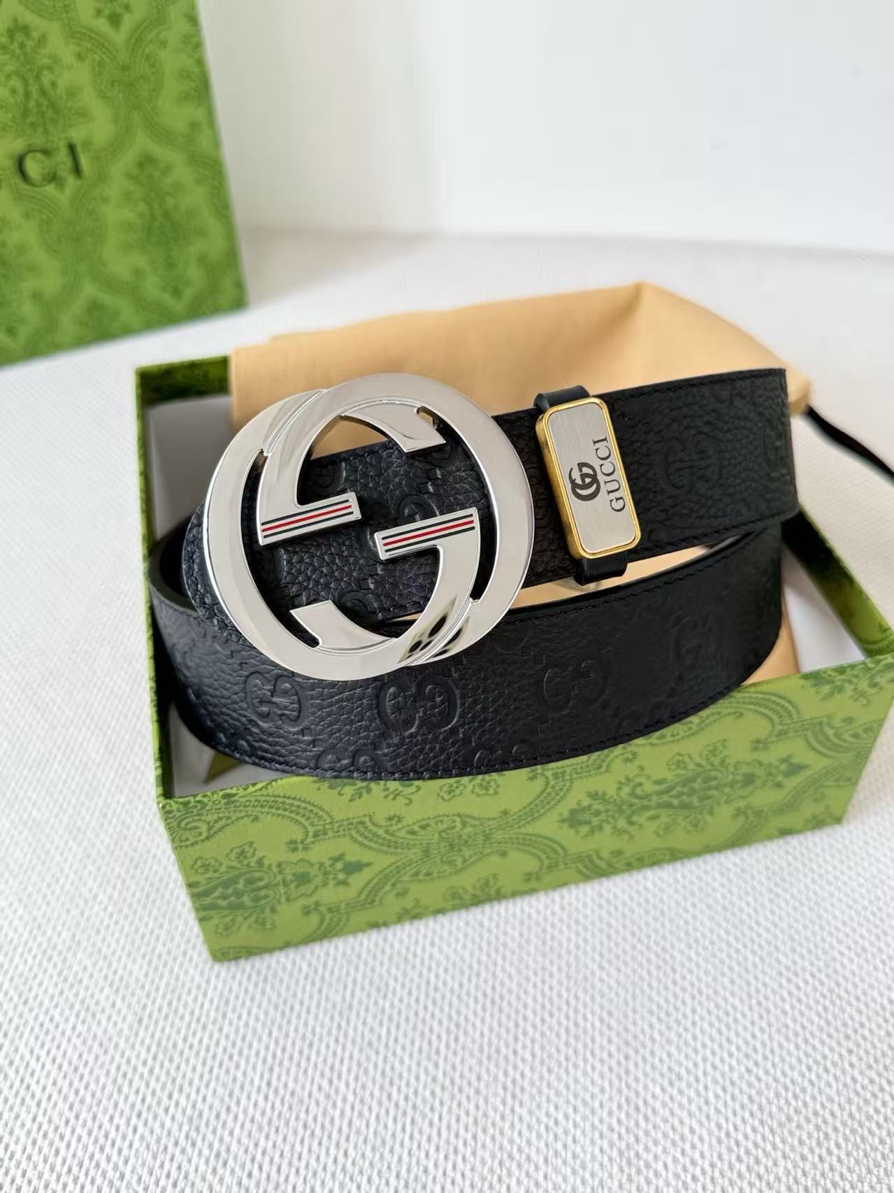 Gucci Men Belt, Black GG Embossed Leather, Gold Interlocking G Buckle dengan Web Stripe, Tali Pinggang Bisnis 图 2