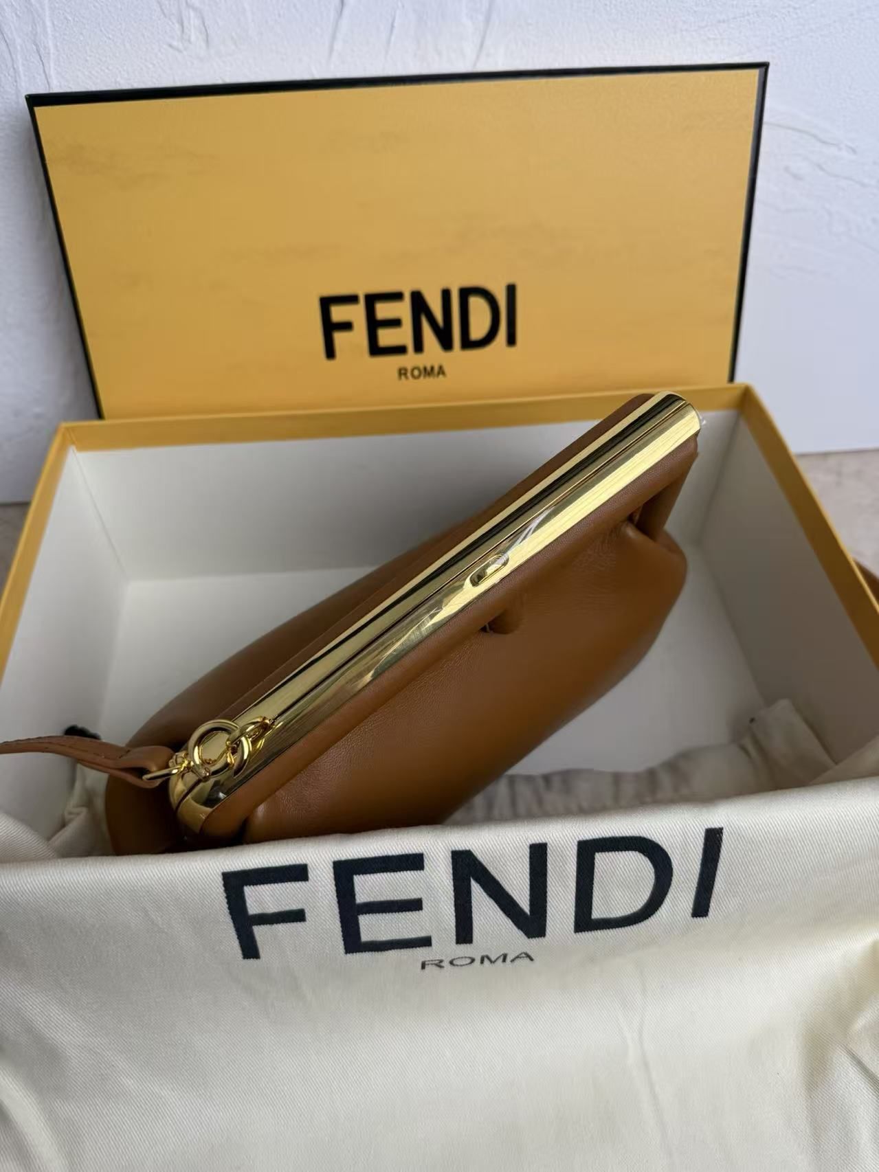 F First Small Soft Leather Clutch Bag, Iconic F Metal Lock, Nappa Leather Crossbody Bag for Women, Removable Shoulder Strap 图 4