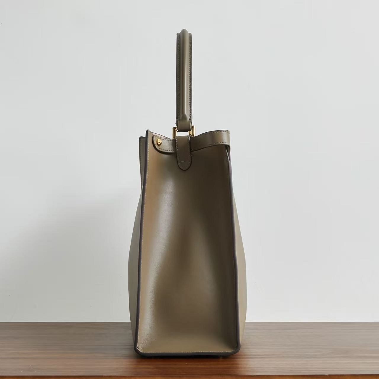 Tuba  Peekaboo Tas tangan yang ditingkatkan Lapisan pertama kulit sapi  42cm Tas jinjing berkapasitas tinggi Tas komuter strapless metal gesper klasik wanita 图 2