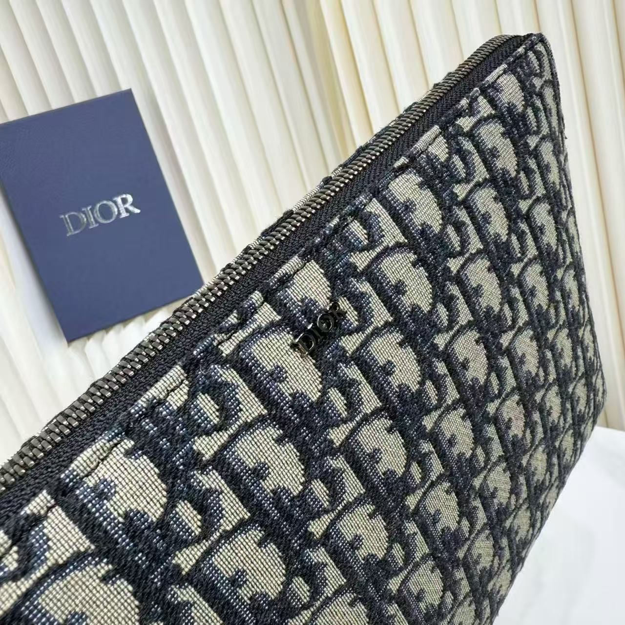 Dior Oblique Jacquard Clutch Bag, Kantong Ritsleting Bisnis Kapasitas Besar dengan Tali Pergelangan Tangan 图 5