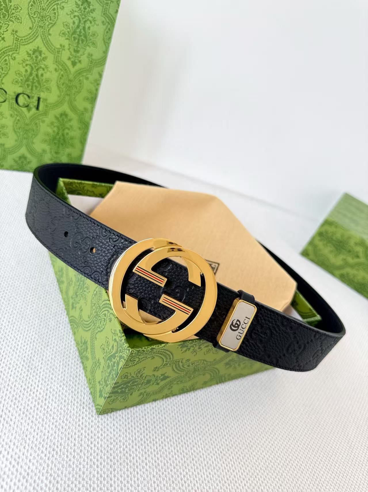 Gucci Men Belt, Black GG Embossed Leather, Gold Interlocking G Buckle dengan Web Stripe, Tali Pinggang Bisnis 图 6