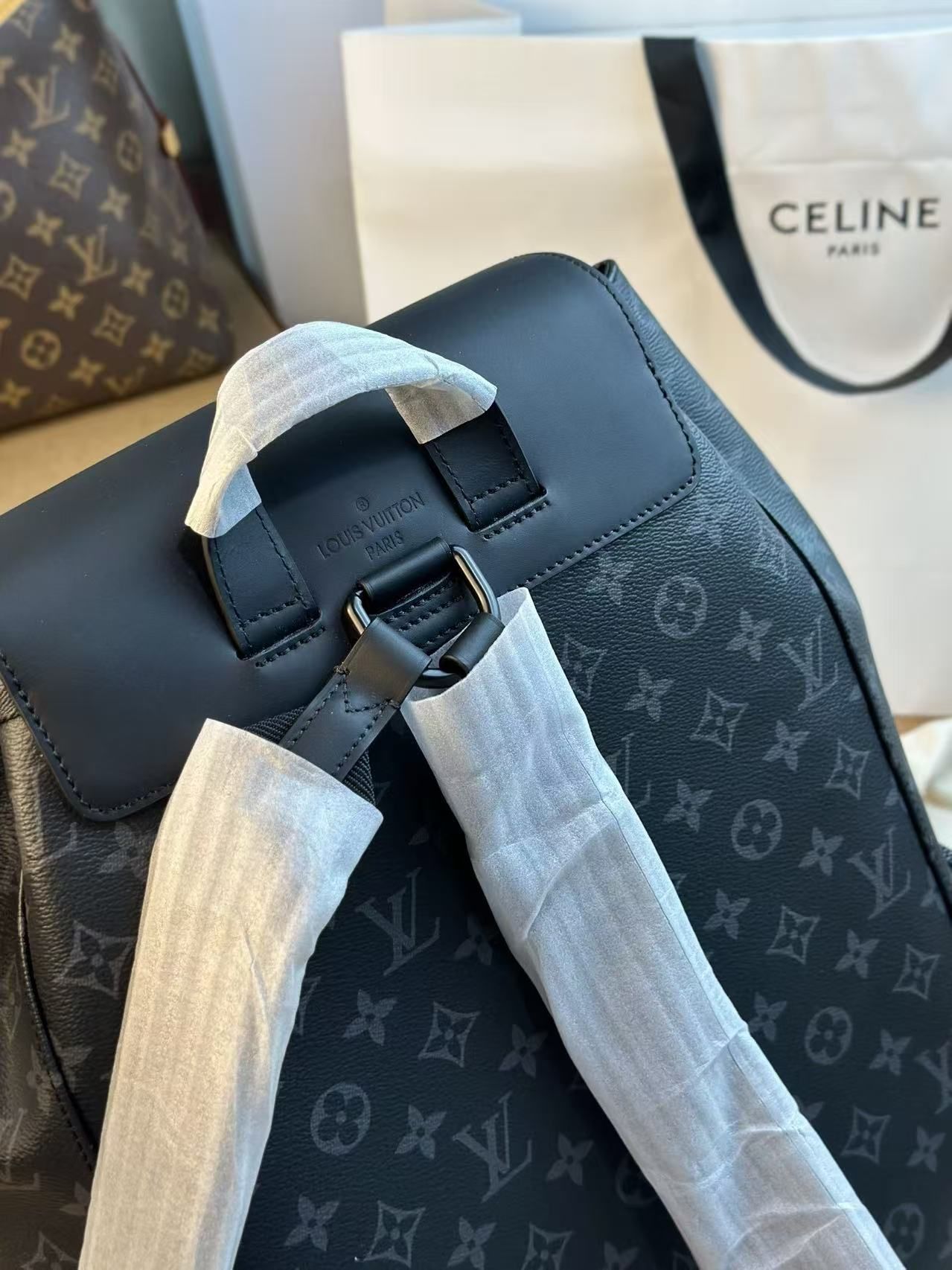 LV M45538 Monogram Eclipse Flap Drawstring Backpack For Men 图 6