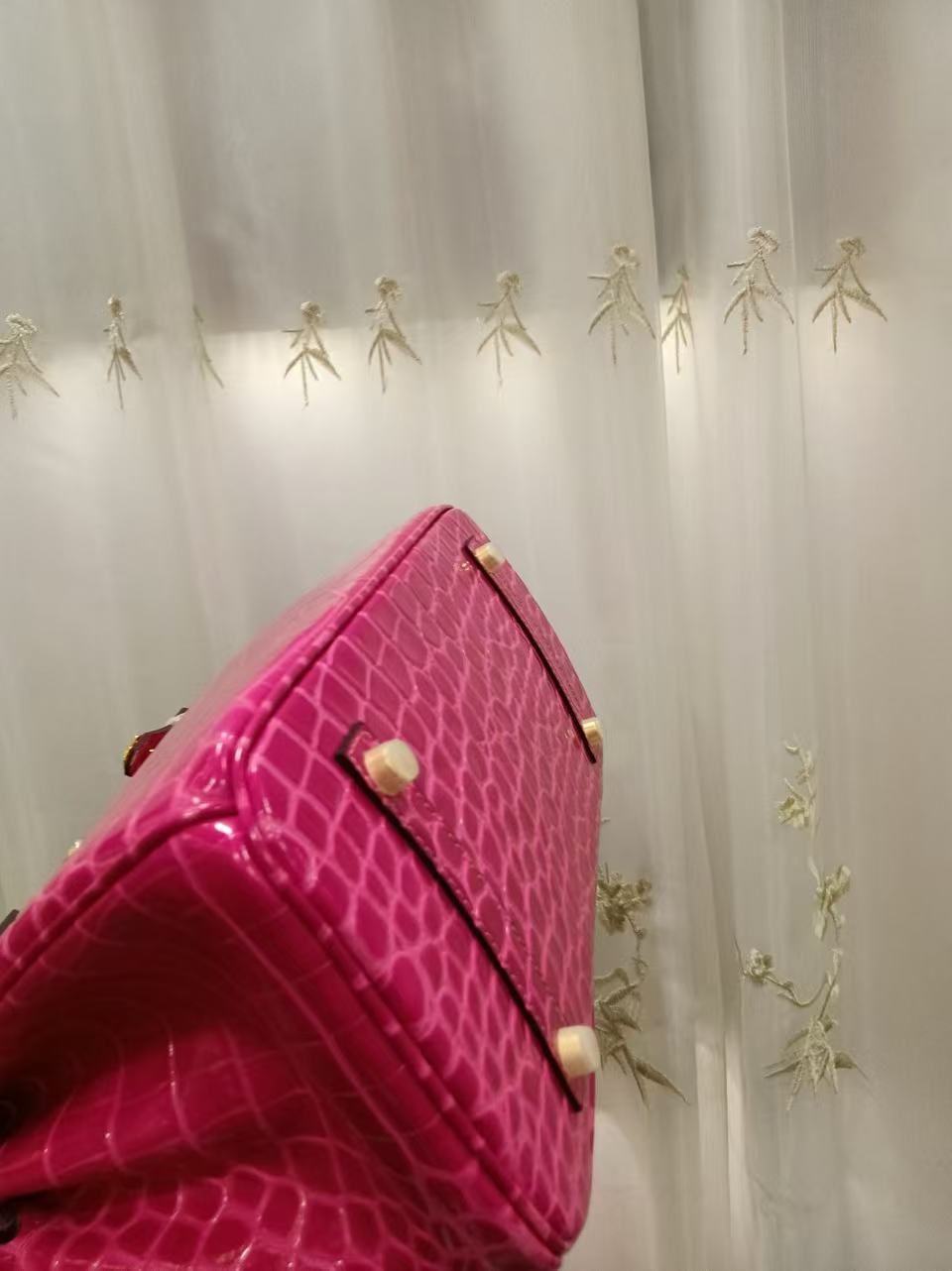 30cm Rose Red Crocodile Pattern Stylized Handbag Top Cowhide Light Luxury Ladies Handbag 图 6