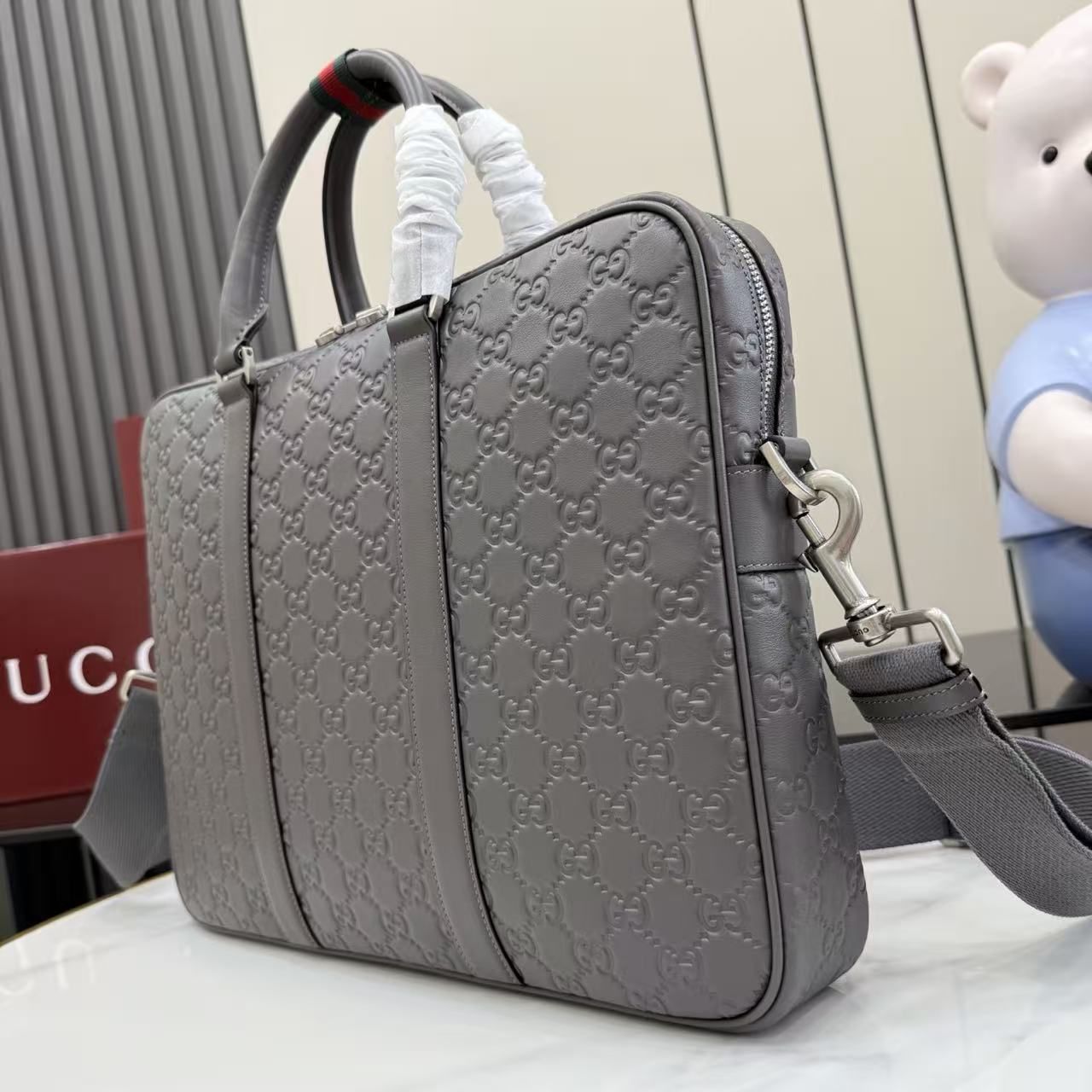 Gucci Grey GG Embossed Briefcase, Men Handheld Business Laptop Bag 图 4