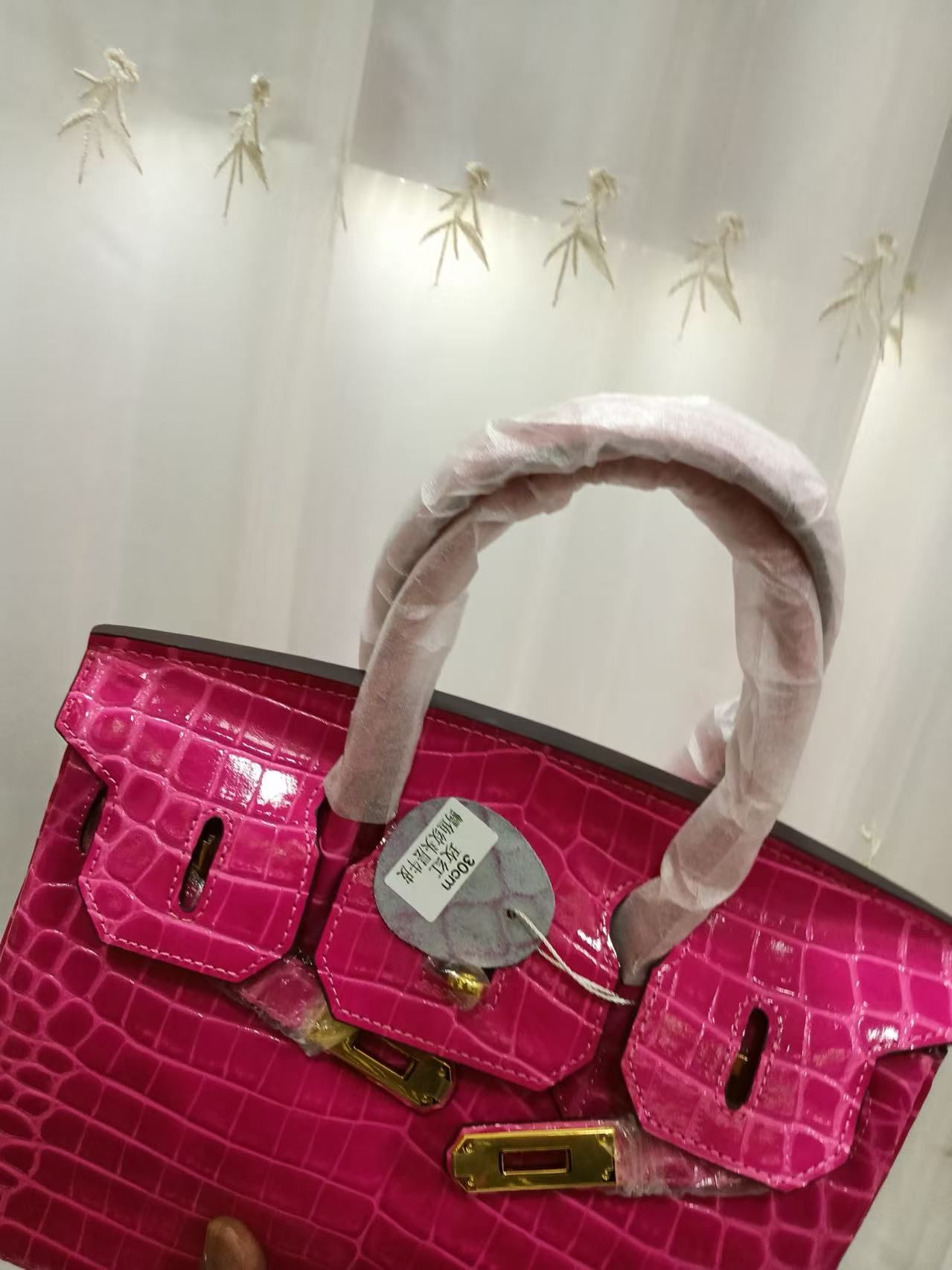 30cm Rose Red Crocodile Pattern Stylized Handbag Top Cowhide Light Luxury Ladies Handbag 图 5