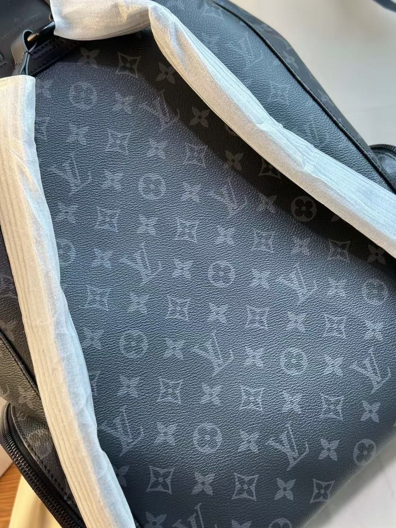 LV M45538 Monogram Eclipse Flap Drawstring Backpack For Men 图 7