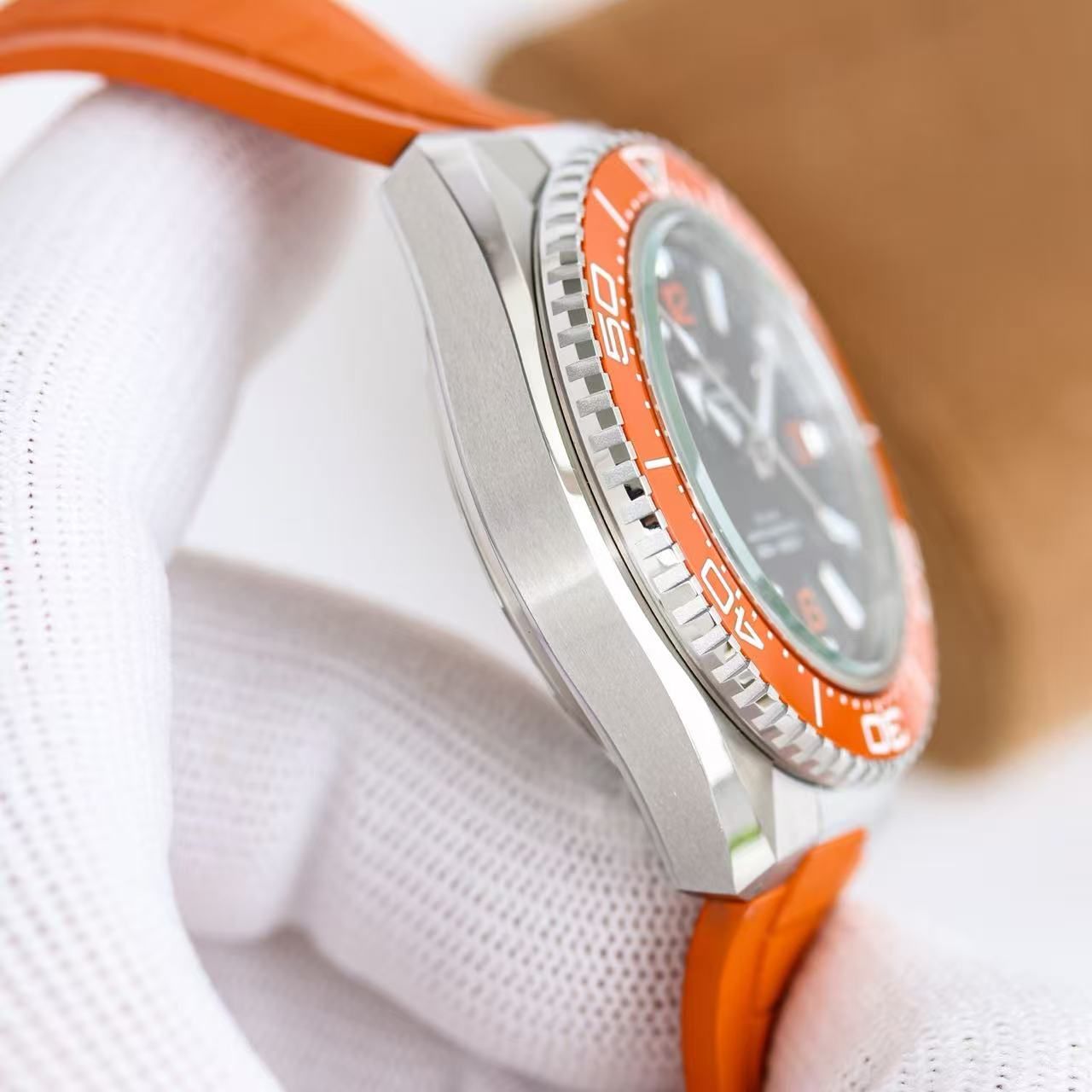 Omega Seamaster Ocean Universe 600m Automatic for Men Orange Rubber Band Dive Watch 图 7