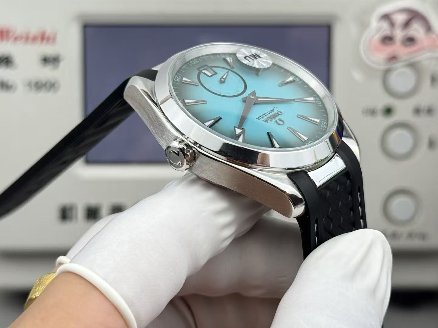 Omega Seamaster Aqua Terra 150m Automatic for Men Gradient Turquoise Dial Black Rubber Band Watch 图 6