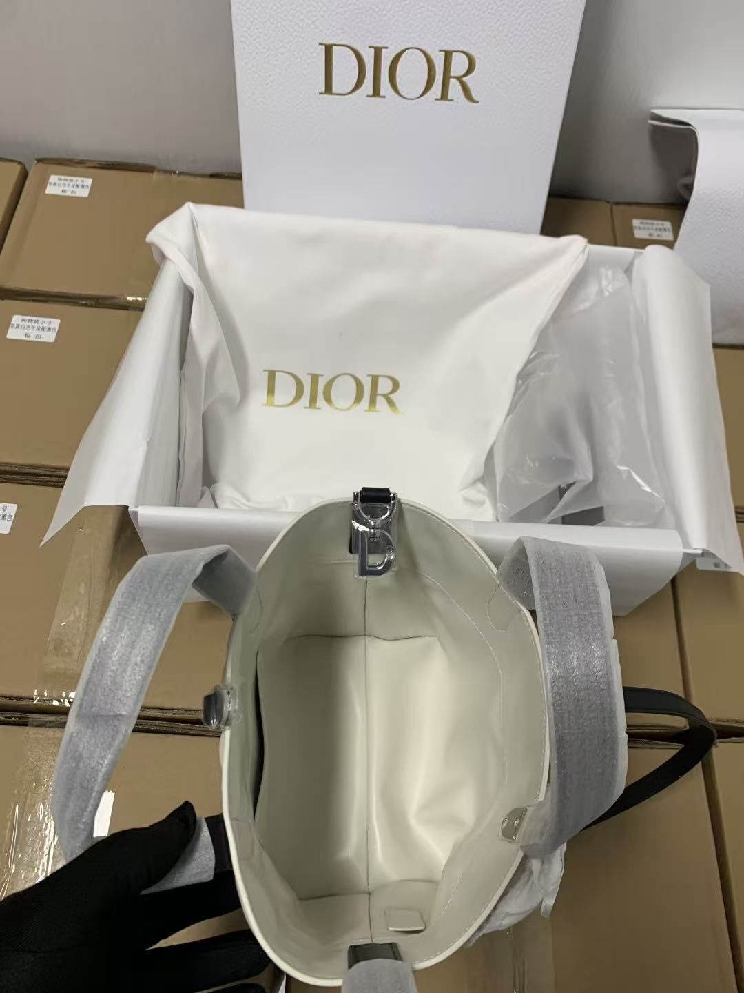 Dior Toujours rattan tote bag in beige white and black cowhide handbag with matching pouch 图 5