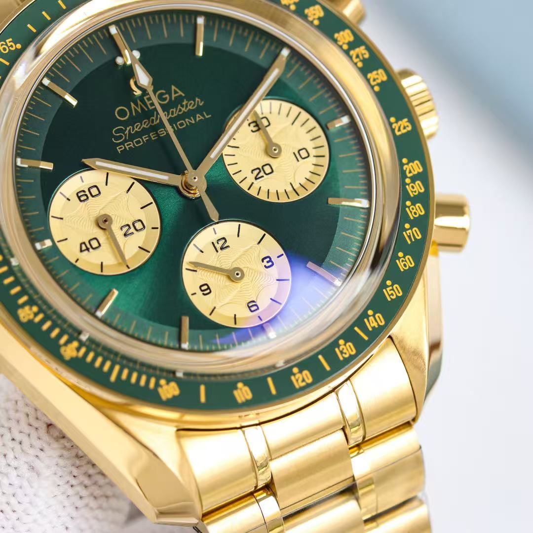 Omega Speedmaster Men's Automatic Chronograph Green Dial Gold Case Gold Steel Band Speedometer Watch 图 4