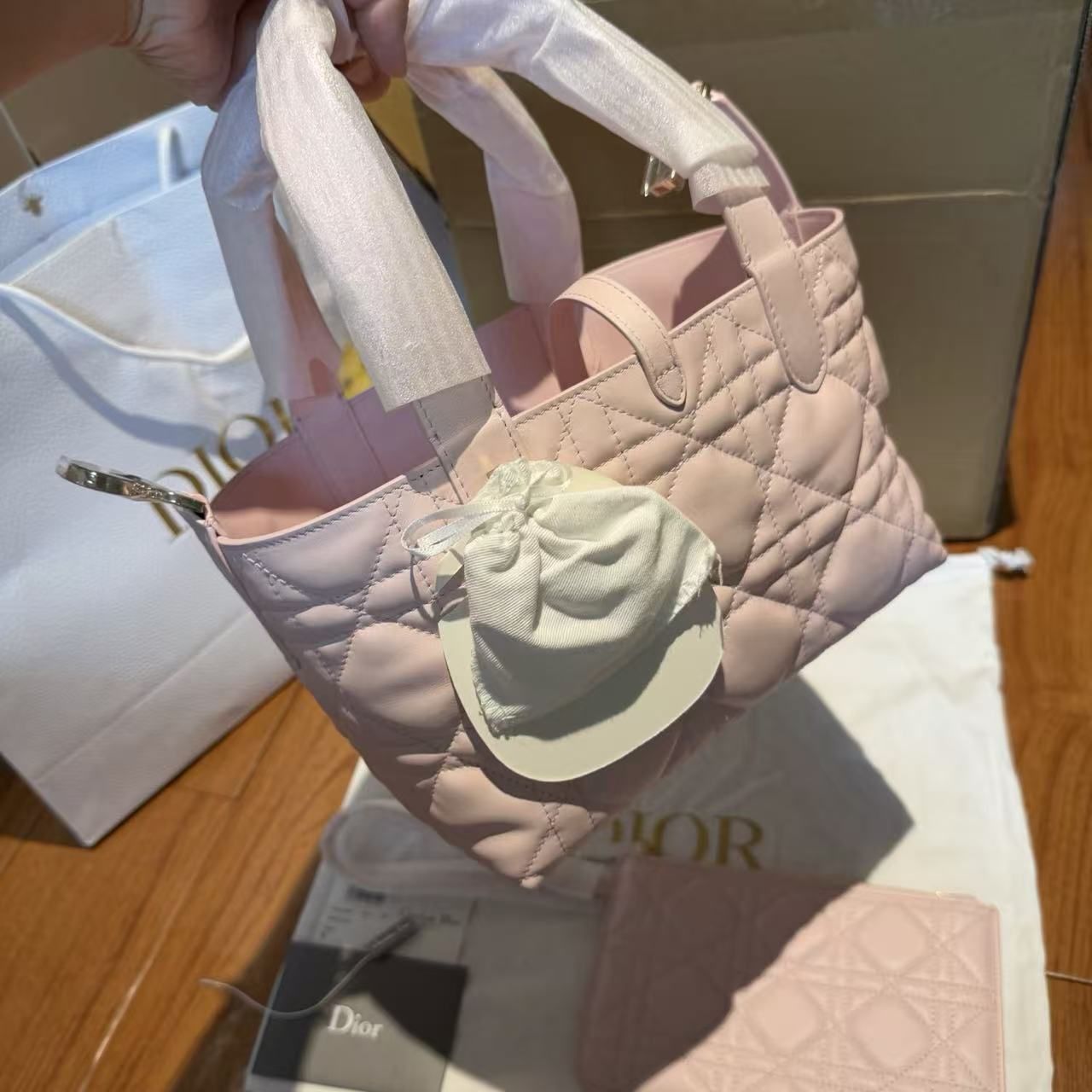 Dior Toujours rattan tote bag in pink cowhide with matching small wallet 图 2