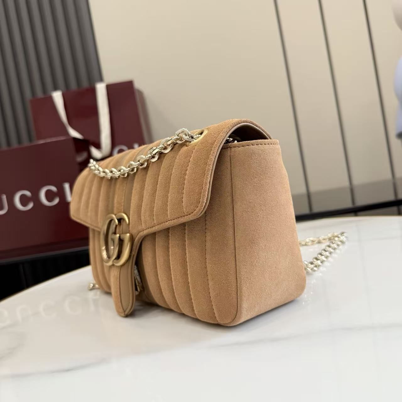 Gucci Spot Womens Suede Chain Bag 2026 New Shoulder Crossbody Bag, Dark Brown & Light Camel Bicolor 图 7
