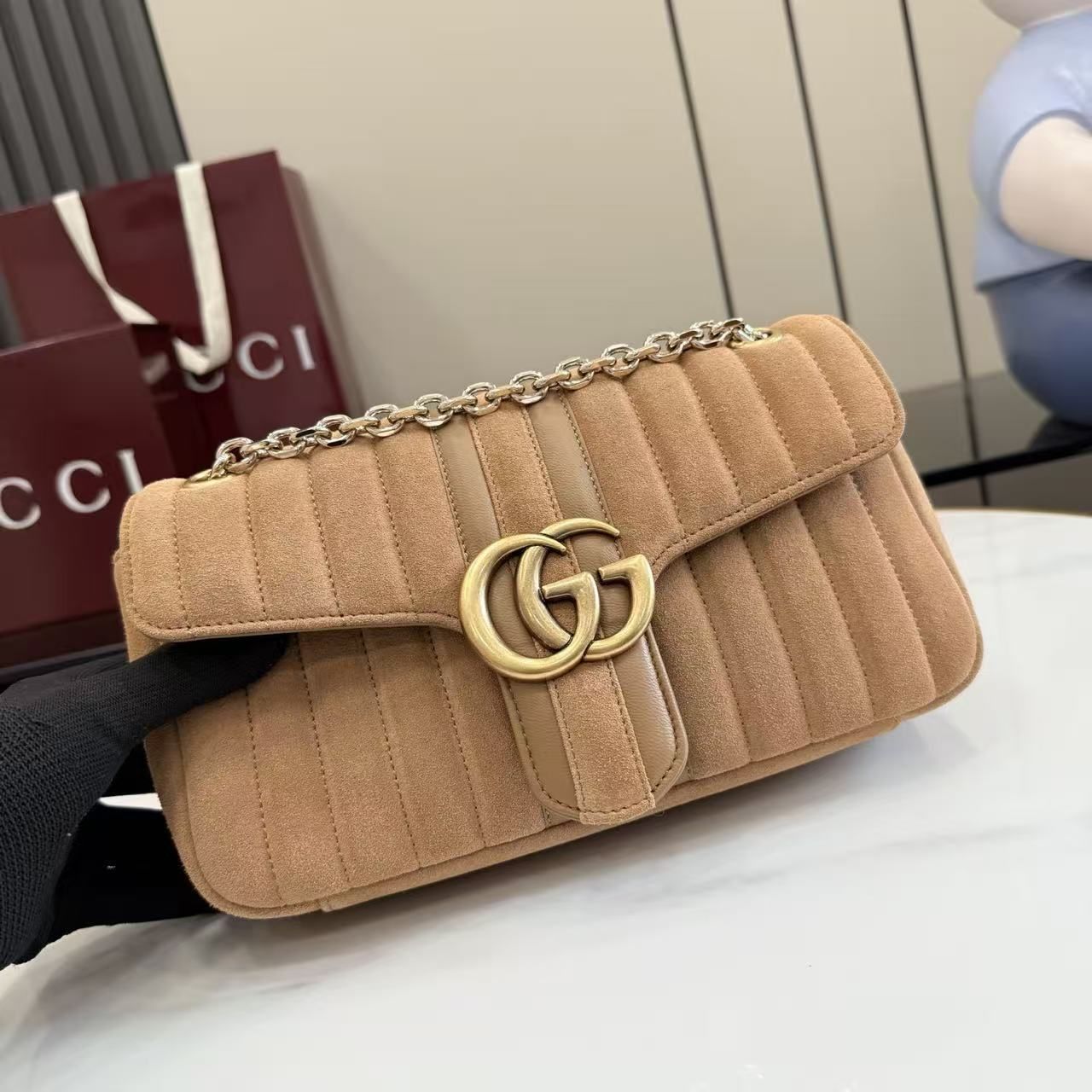 Gucci Spot Womens Suede Chain Bag 2026 New Shoulder Crossbody Bag, Dark Brown & Light Camel Bicolor 图 9