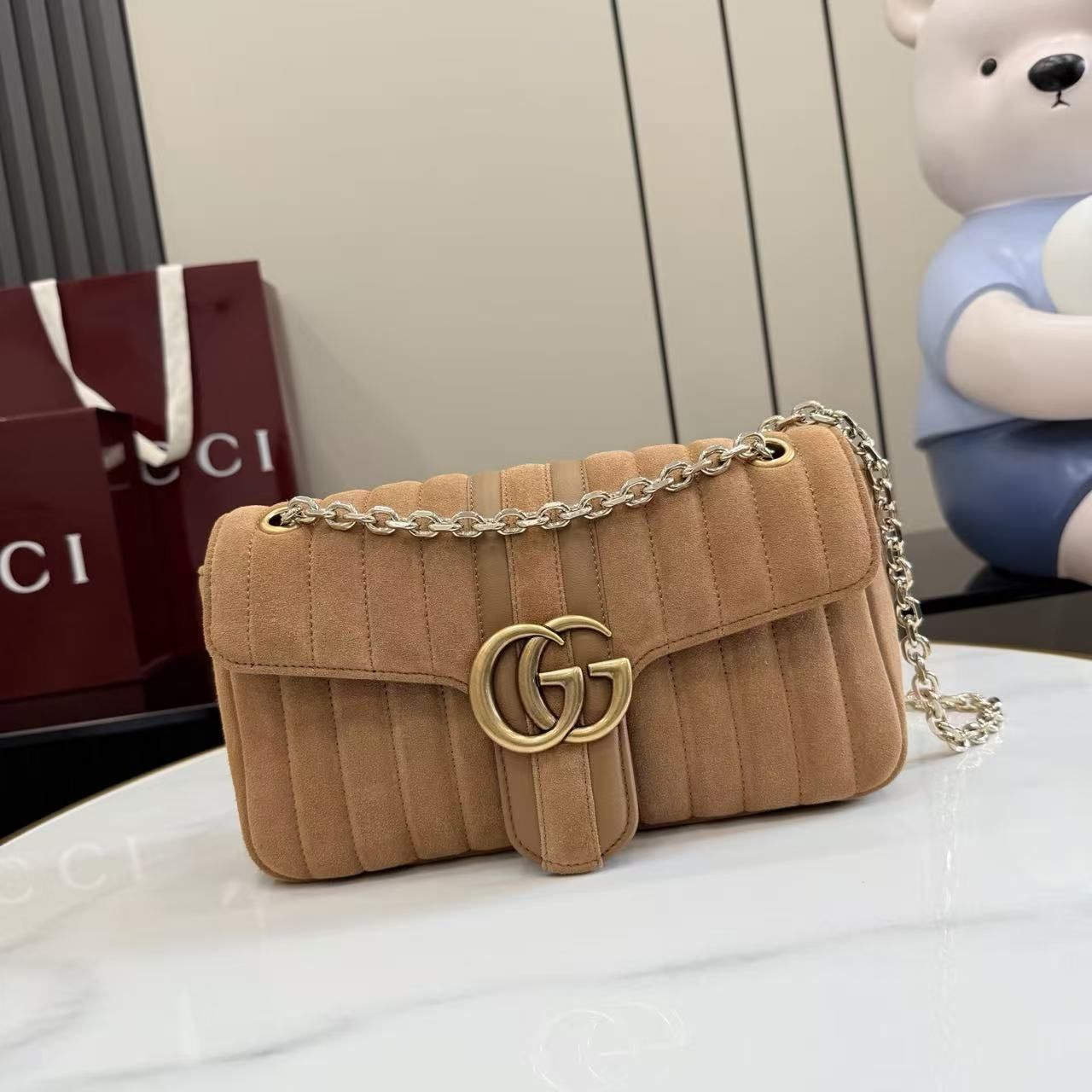 Gucci Spot Womens Suede Chain Bag 2026 New Shoulder Crossbody Bag, Dark Brown & Light Camel Bicolor 图 3