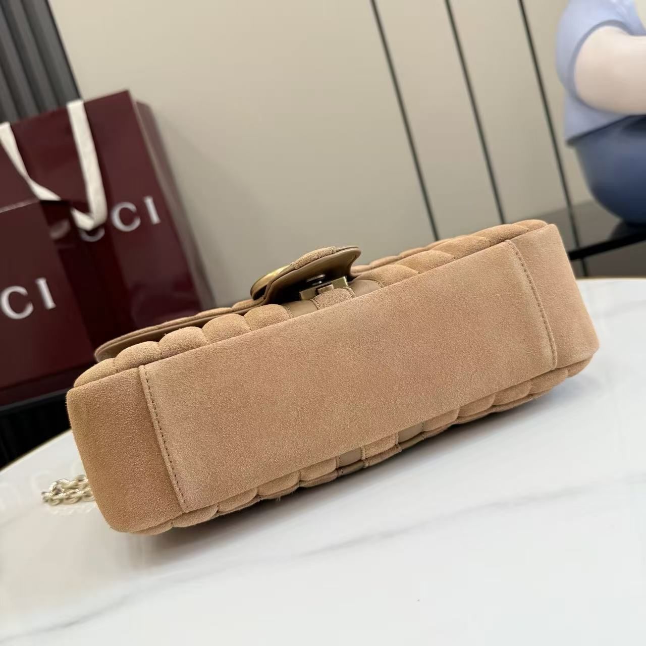 Gucci Spot Womens Suede Chain Bag 2026 New Shoulder Crossbody Bag, Dark Brown & Light Camel Bicolor 图 6