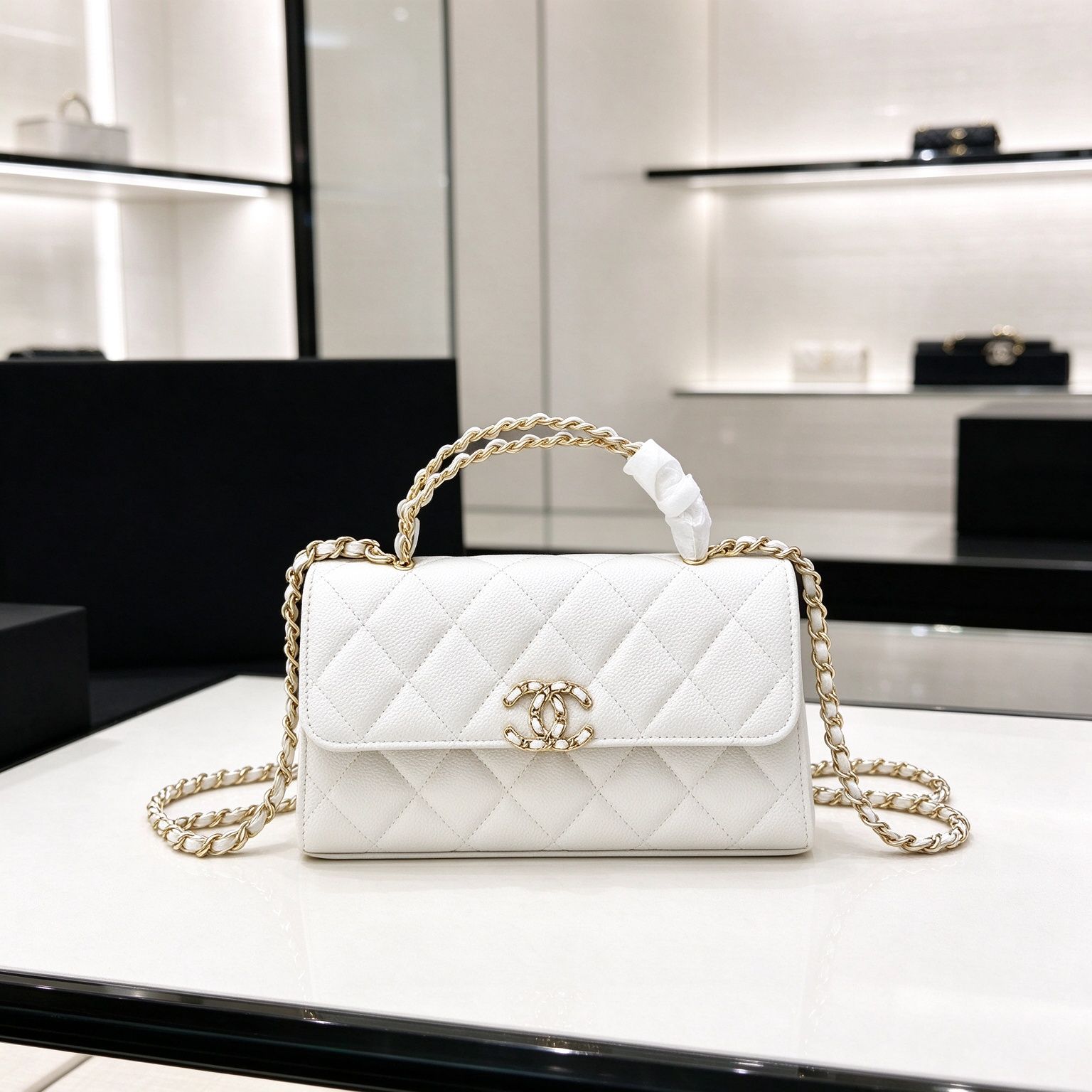 Chanel Rhombus Twist Handle Chain Bag, 5 Colors Available (Black/Baby Blue/Milk White/Milk Tea Rice/Sakura Pink) 图 4