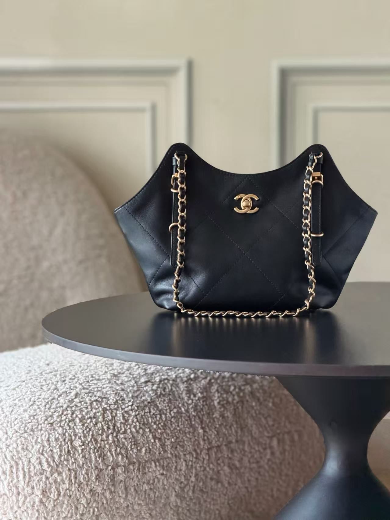 Chanel > Balsamic wavy rhombus tote with adjustable leather chain strap