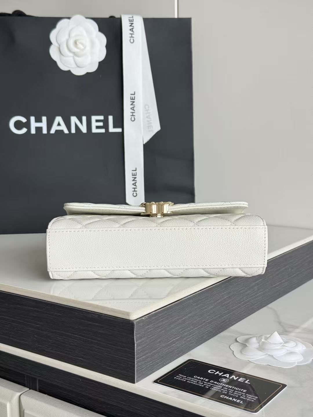 Chanel Rhombus Twist Handle Chain Bag, 5 Colors Available (Black/Baby Blue/Milk White/Milk Tea Rice/Sakura Pink) 图 8