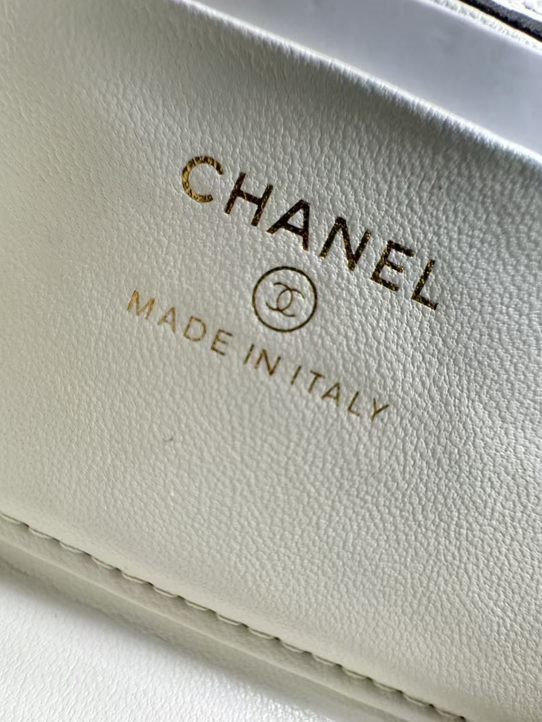 Chanel Rhombus Twist Handle Chain Bag, 5 Colors Available (Black/Baby Blue/Milk White/Milk Tea Rice/Sakura Pink) 图 13