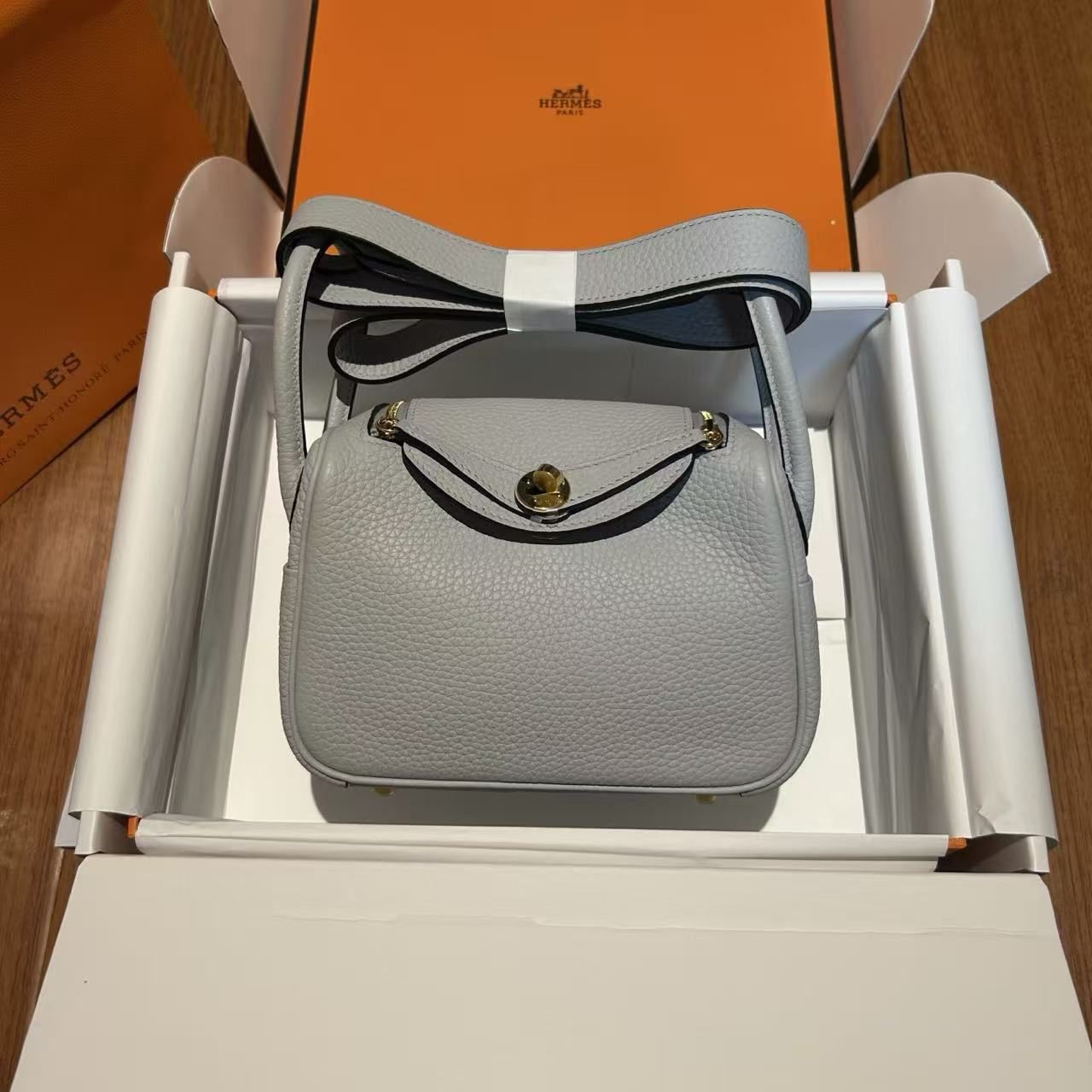 Hermès mini Lindy style lychee small bag smog blue light luxury messenger handbag 图 2