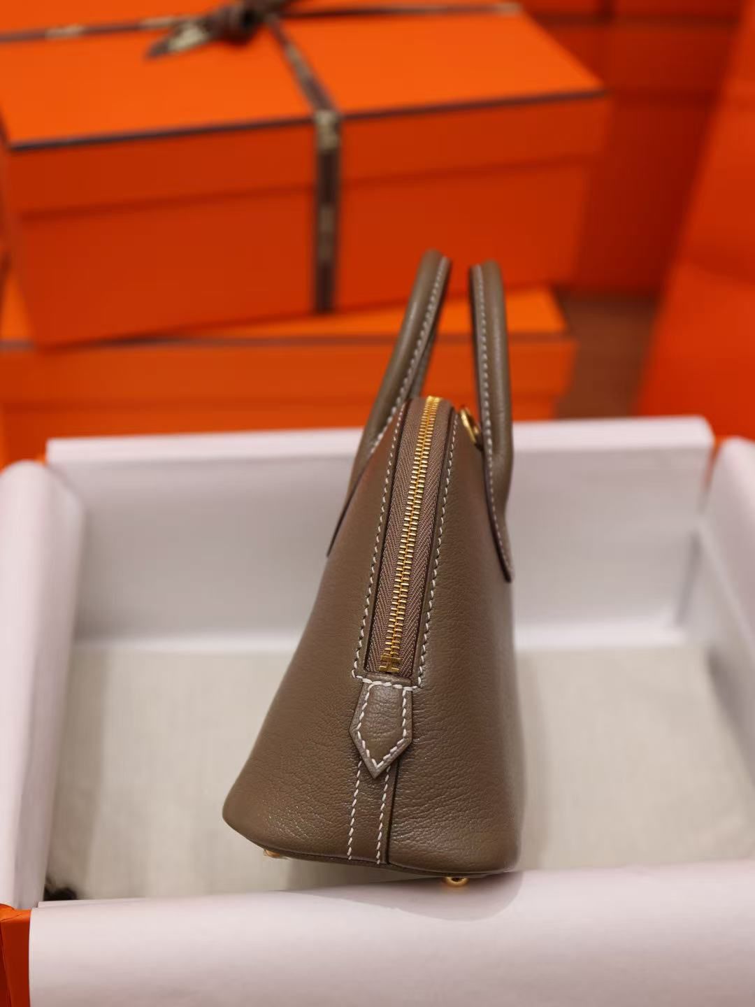 Hermès Title: Elephant Grey Mini Seashell with Lychee Pattern Handbag Crossbody Bag Light Luxury Elegant Women's Bag 图 4