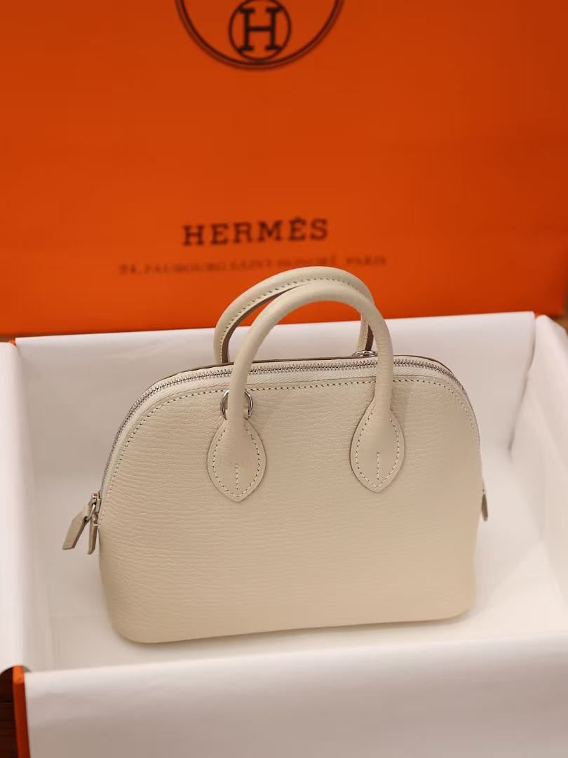Hermès Lightweight Simple Metal Circle Earrings Elegant Commuter Versatile Earrings 图 3