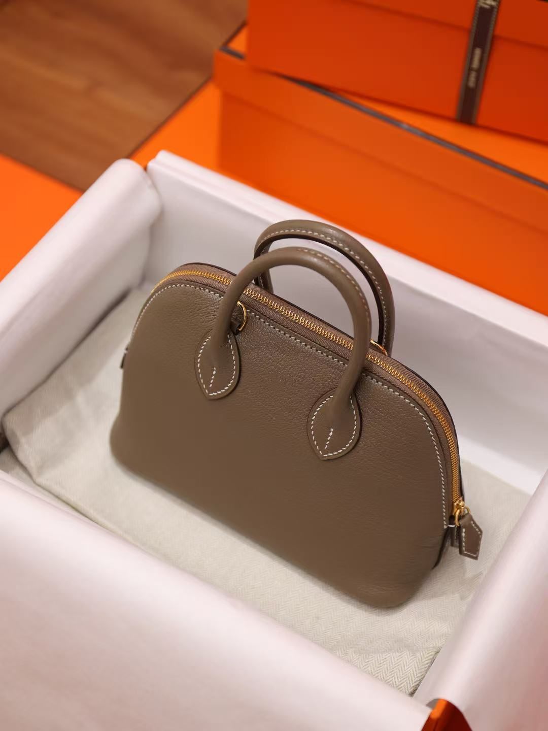 Hermès Title: Elephant Grey Mini Seashell with Lychee Pattern Handbag Crossbody Bag Light Luxury Elegant Women's Bag 图 5